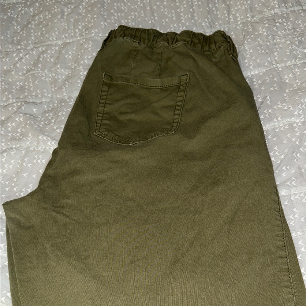 Torrid Weekender Cropped Pants Olive Green - Picture 4 of 4